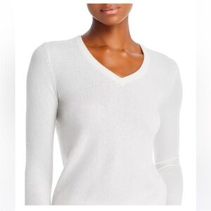 Classic Ivory V-Neck Sweater for Women Cashmere Sise S